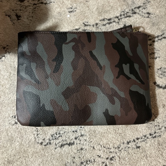 Steve Madden cameo pet set! - Picture 3 of 8